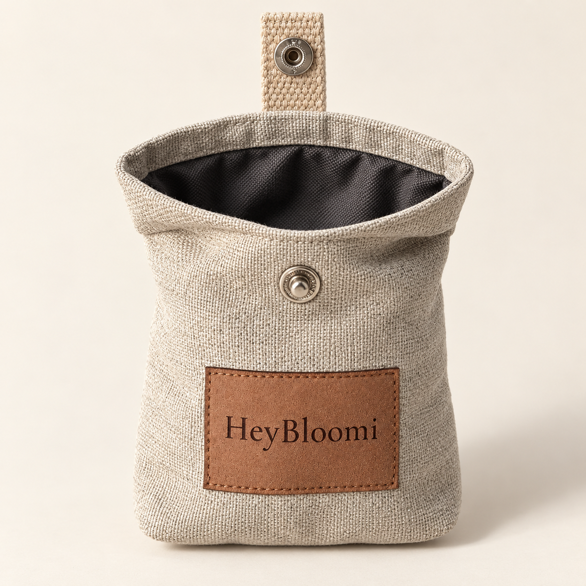 Geöffneter HeyBloomi Leckerlibeutel